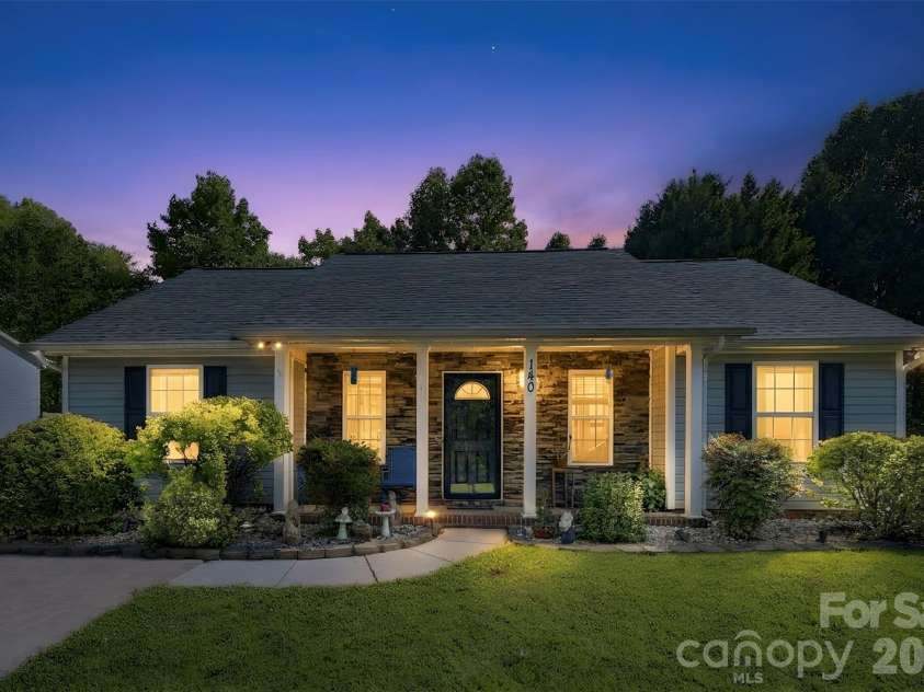 140 Addison Place, Troutman, NC 28166.  MLS# CAR4425585, YatesRealty ID 51238. 