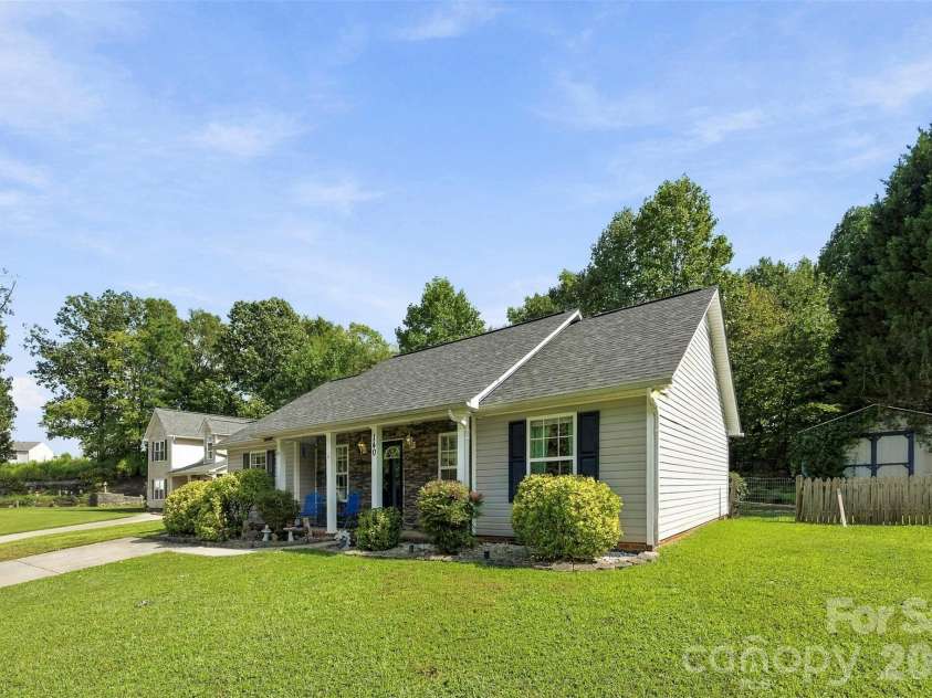 140 Addison Place, Troutman, NC 28166.  MLS# CAR4425585, YatesRealty ID 51238. 