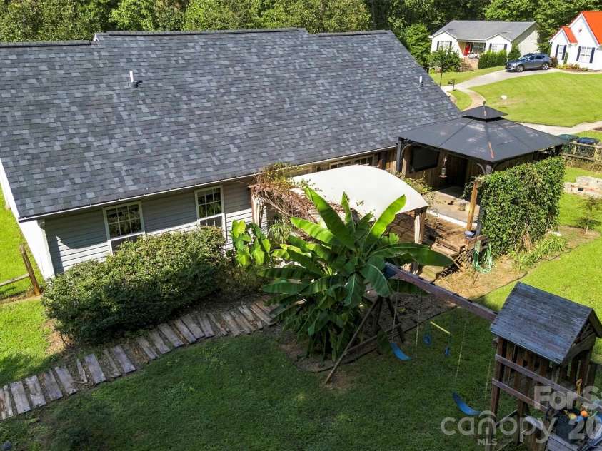 140 Addison Place, Troutman, NC 28166.  MLS# CAR4425585, YatesRealty ID 51238. 