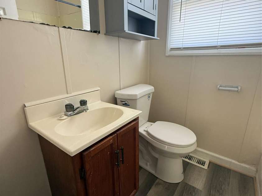 3412 1st Avenue Circle, Hickory, NC 28601.  MLS# CAR4272932, YatesRealty ID 5124. 