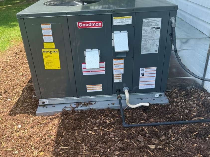 3412 1st Avenue Circle, Hickory, NC 28601.  MLS# CAR4272932, YatesRealty ID 5124. 