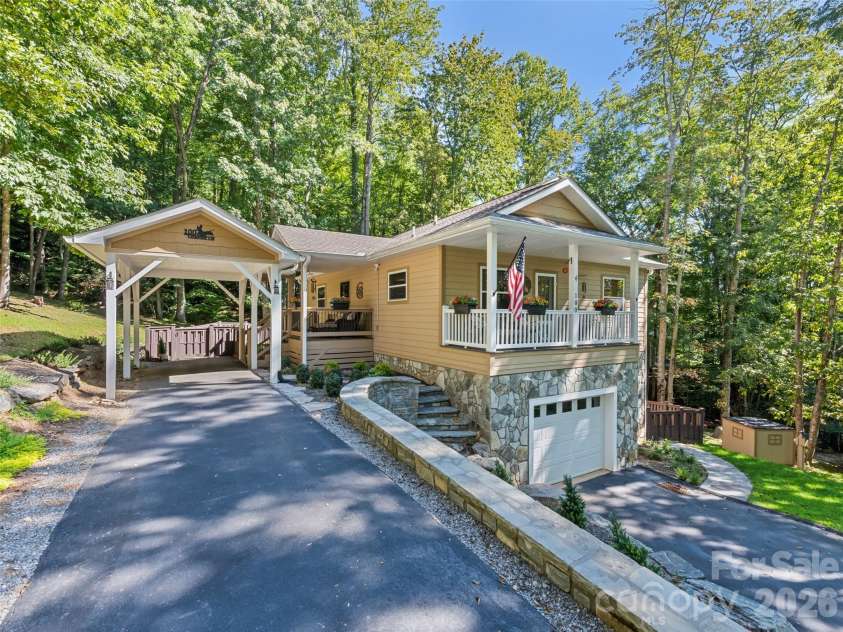 100 Loafer Lane, Waynesville, NC 28785.  MLS# CAR4423967, YatesRealty ID 51242. 