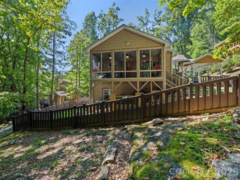 100 Loafer Lane, Waynesville, NC 28785.  MLS# CAR4423967, YatesRealty ID 51242. 