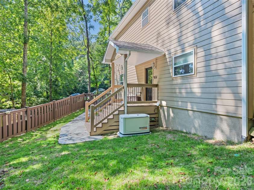 100 Loafer Lane, Waynesville, NC 28785.  MLS# CAR4423967, YatesRealty ID 51242. 