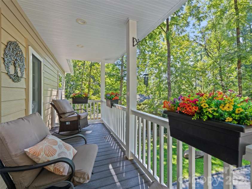 100 Loafer Lane, Waynesville, NC 28785.  MLS# CAR4423967, YatesRealty ID 51242. 
