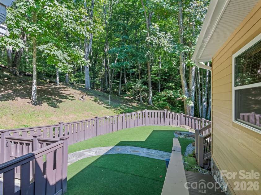 100 Loafer Lane, Waynesville, NC 28785.  MLS# CAR4423967, YatesRealty ID 51242. 