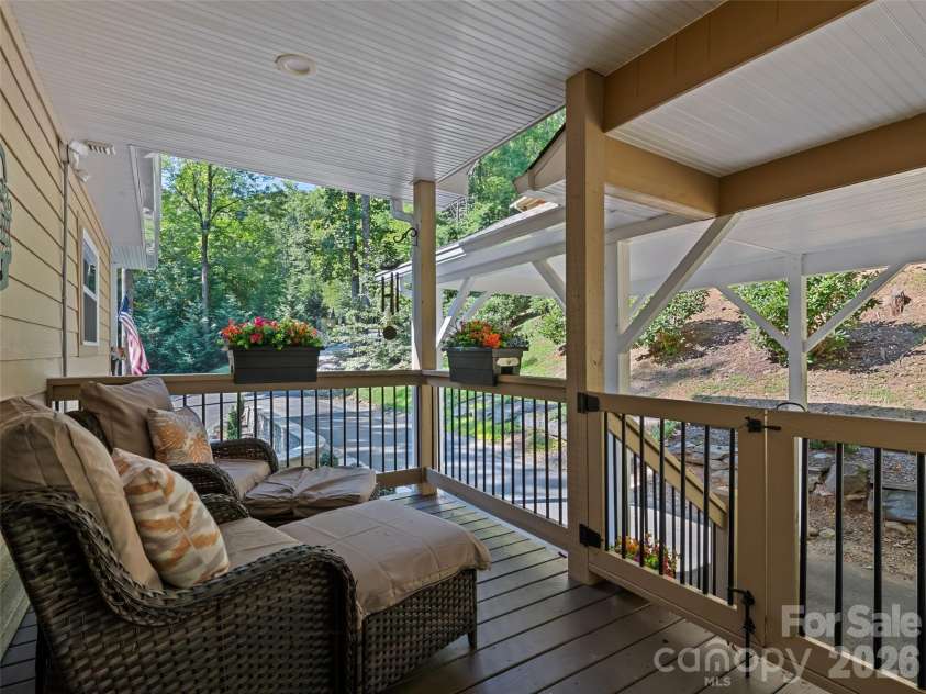 100 Loafer Lane, Waynesville, NC 28785.  MLS# CAR4423967, YatesRealty ID 51242. 