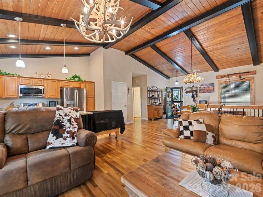 100 Loafer Lane, Waynesville, NC 28785.  MLS# CAR4423967, YatesRealty ID 51242. 