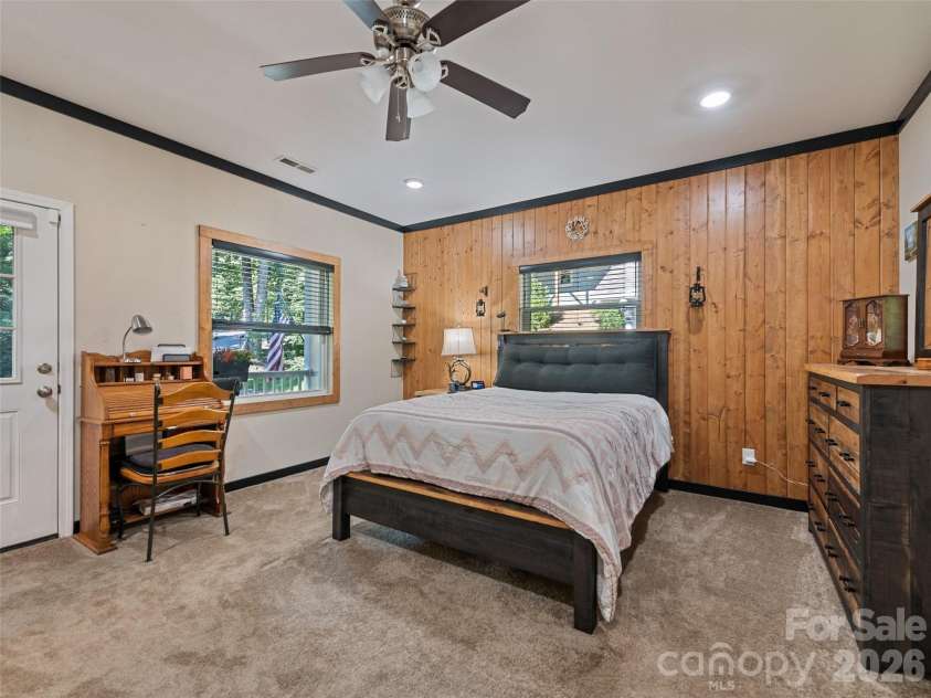 100 Loafer Lane, Waynesville, NC 28785.  MLS# CAR4423967, YatesRealty ID 51242. 
