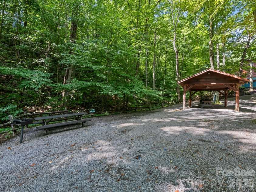 100 Loafer Lane, Waynesville, NC 28785.  MLS# CAR4423967, YatesRealty ID 51242. 
