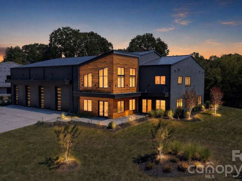 129 Sebring Drive, Mooresville, NC 28117.  MLS# CAR4424046, YatesRealty ID 51243. 