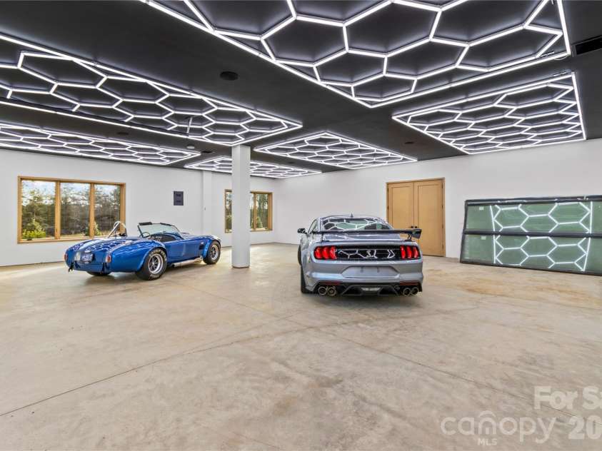 129 Sebring Drive, Mooresville, NC 28117.  MLS# CAR4424046, YatesRealty ID 51243. 