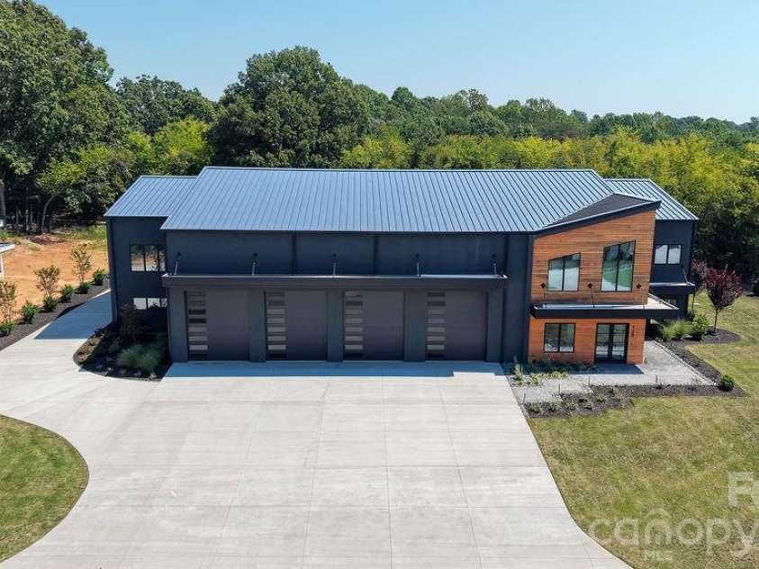 129 Sebring Drive, Mooresville, NC 28117.  MLS# CAR4424046, YatesRealty ID 51243. 