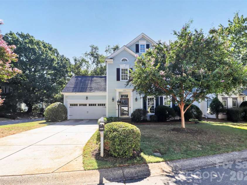3301 Dairy Farm Lane, Charlotte, NC 28209.  MLS# CAR4423253, YatesRealty ID 51247. 