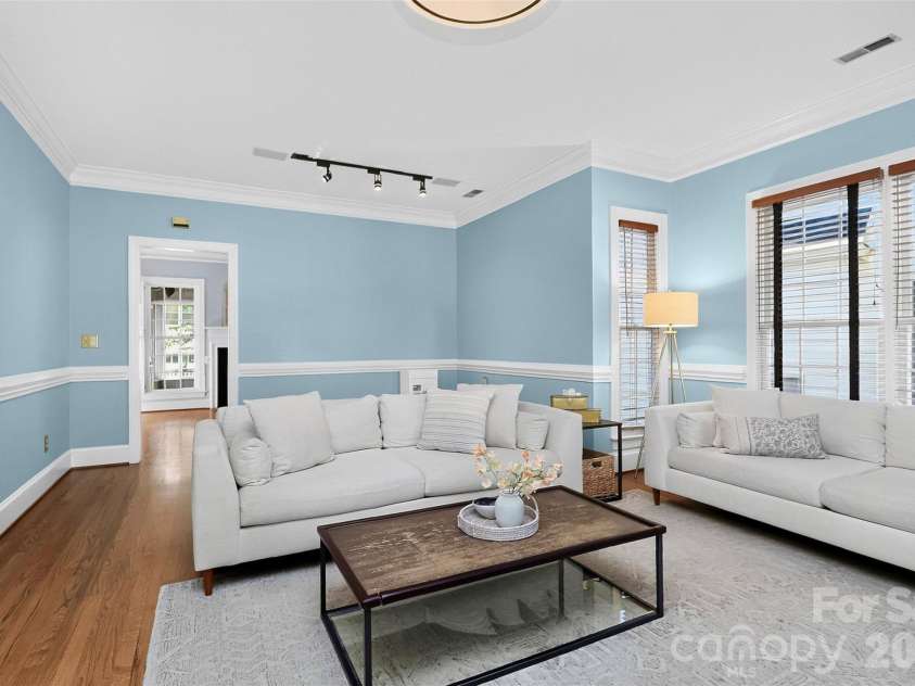 3301 Dairy Farm Lane, Charlotte, NC 28209.  MLS# CAR4423253, YatesRealty ID 51247. 