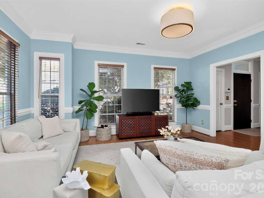 3301 Dairy Farm Lane, Charlotte, NC 28209.  MLS# CAR4423253, YatesRealty ID 51247. 