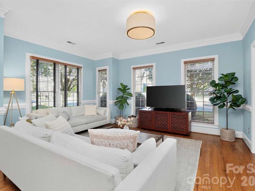 3301 Dairy Farm Lane, Charlotte, NC 28209.  MLS# CAR4423253, YatesRealty ID 51247. 