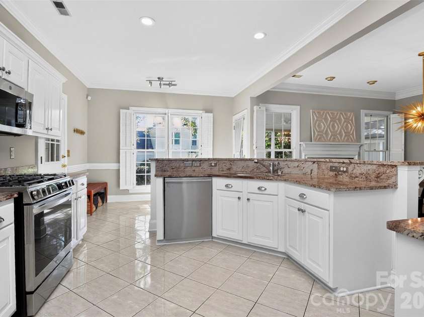 3301 Dairy Farm Lane, Charlotte, NC 28209.  MLS# CAR4423253, YatesRealty ID 51247. 