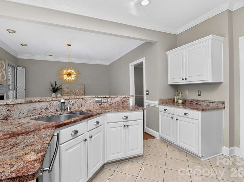 3301 Dairy Farm Lane, Charlotte, NC 28209.  MLS# CAR4423253, YatesRealty ID 51247. 