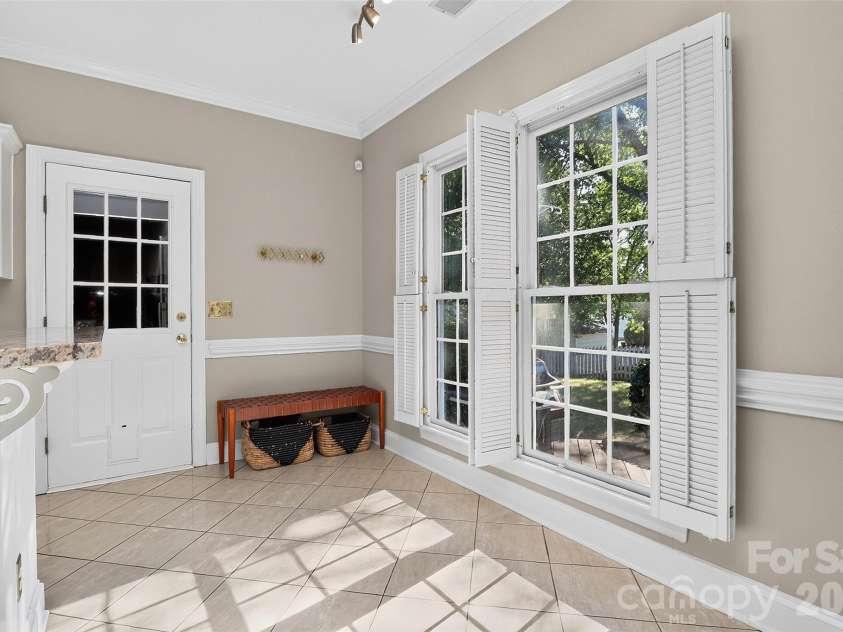 3301 Dairy Farm Lane, Charlotte, NC 28209.  MLS# CAR4423253, YatesRealty ID 51247. 