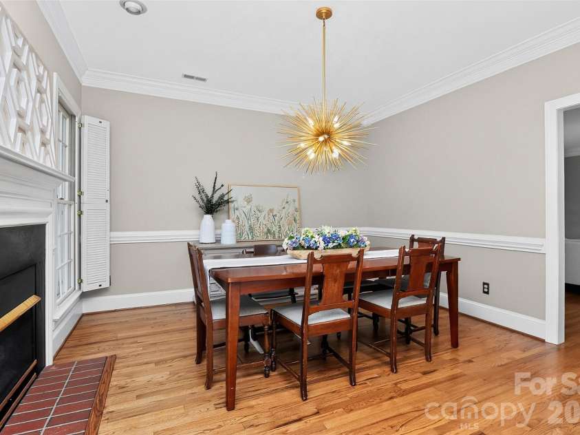 3301 Dairy Farm Lane, Charlotte, NC 28209.  MLS# CAR4423253, YatesRealty ID 51247. 