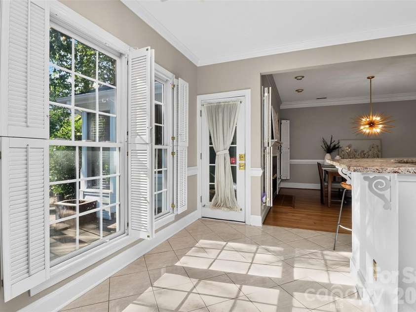 3301 Dairy Farm Lane, Charlotte, NC 28209.  MLS# CAR4423253, YatesRealty ID 51247. 