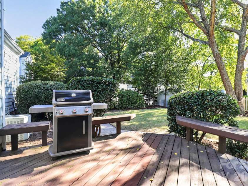 3301 Dairy Farm Lane, Charlotte, NC 28209.  MLS# CAR4423253, YatesRealty ID 51247. 