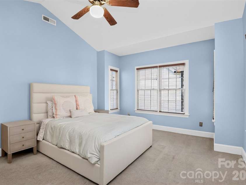 3301 Dairy Farm Lane, Charlotte, NC 28209.  MLS# CAR4423253, YatesRealty ID 51247. 