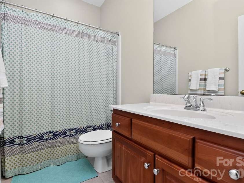 3301 Dairy Farm Lane, Charlotte, NC 28209.  MLS# CAR4423253, YatesRealty ID 51247. 