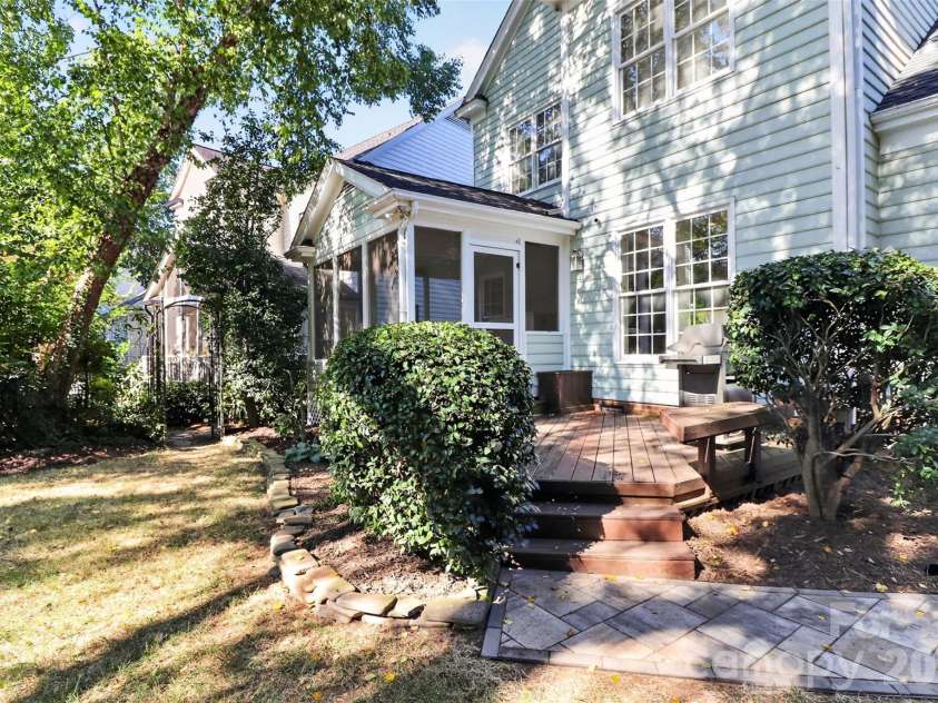 3301 Dairy Farm Lane, Charlotte, NC 28209.  MLS# CAR4423253, YatesRealty ID 51247. 