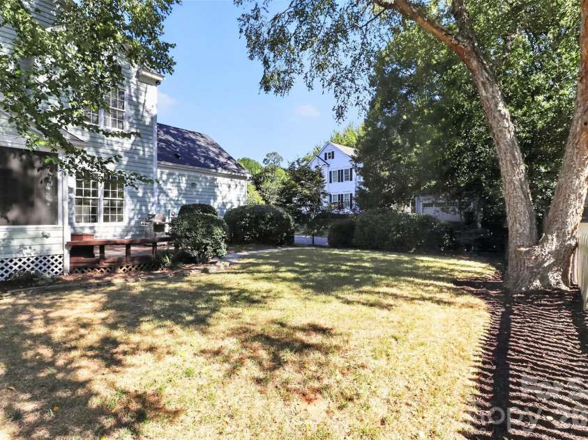 3301 Dairy Farm Lane, Charlotte, NC 28209.  MLS# CAR4423253, YatesRealty ID 51247. 