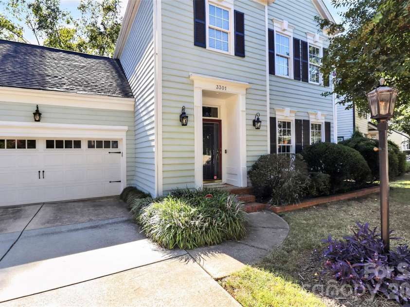 3301 Dairy Farm Lane, Charlotte, NC 28209.  MLS# CAR4423253, YatesRealty ID 51247. 