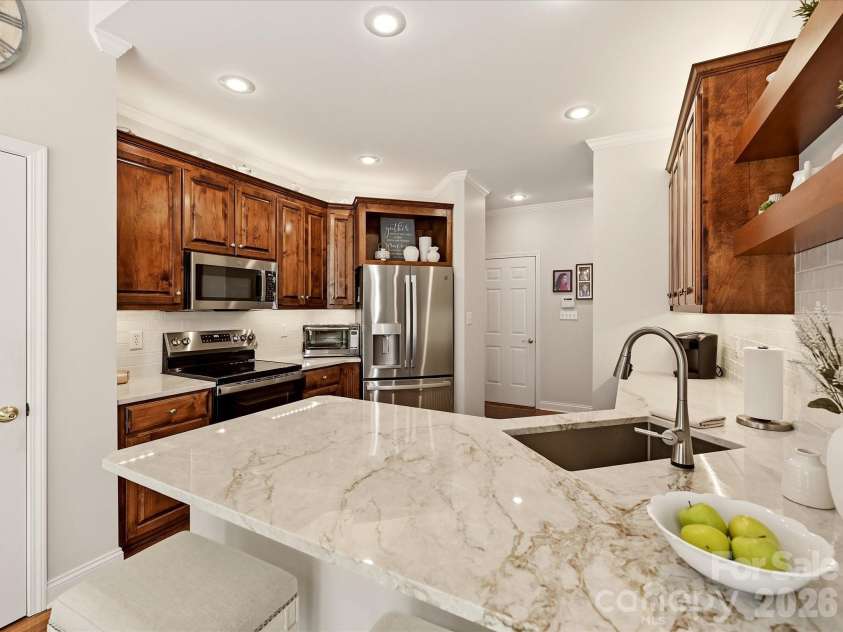 5125 WALNUT GROVE Court, Mount Holly, NC 28120.  MLS# CAR4423136, YatesRealty ID 51248. 