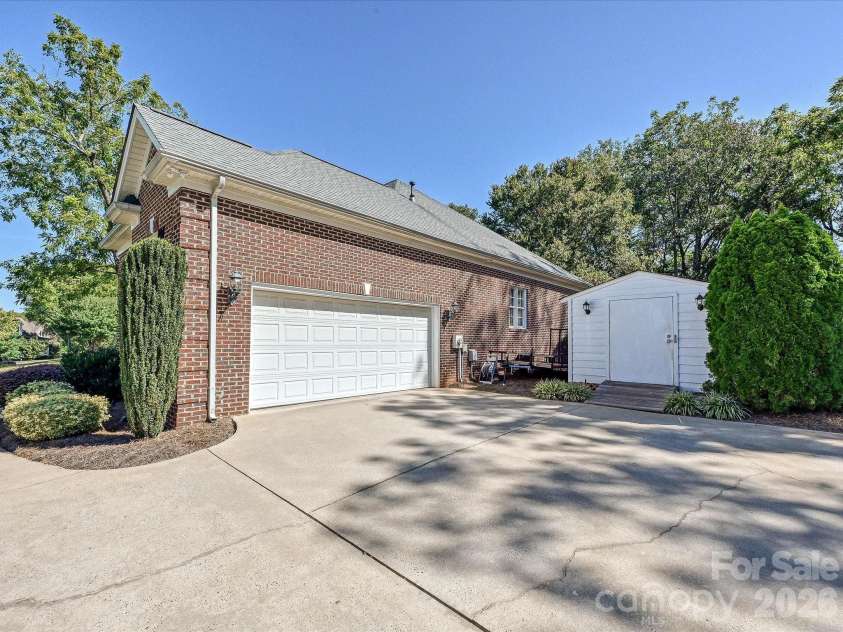 5125 WALNUT GROVE Court, Mount Holly, NC 28120.  MLS# CAR4423136, YatesRealty ID 51248. 