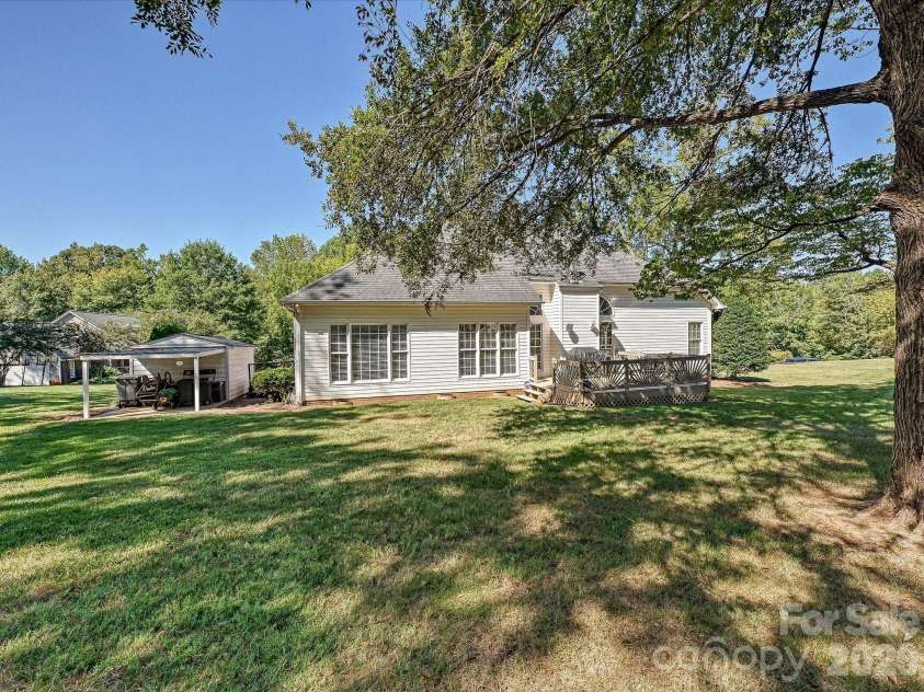 5125 WALNUT GROVE Court, Mount Holly, NC 28120.  MLS# CAR4423136, YatesRealty ID 51248. 