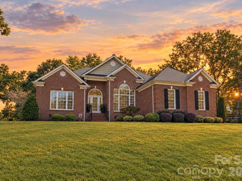 5125 WALNUT GROVE Court, Mount Holly, NC 28120.  MLS# CAR4423136, YatesRealty ID 51248. 