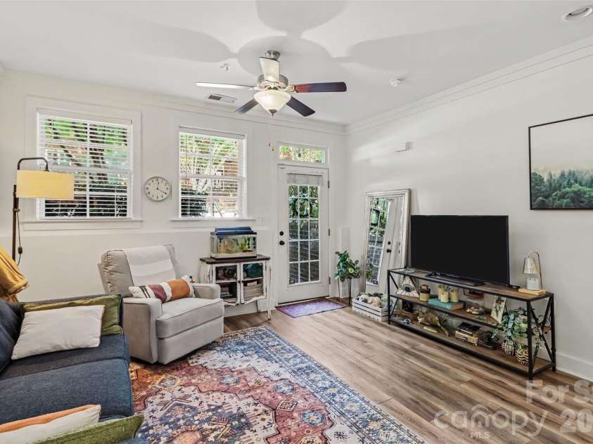 214 Harbour Place Drive, Davidson, NC 28036.  MLS# CAR4422668, YatesRealty ID 51249. 