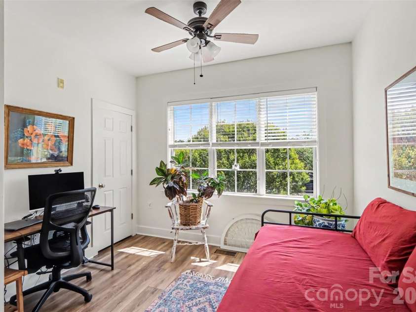 214 Harbour Place Drive, Davidson, NC 28036.  MLS# CAR4422668, YatesRealty ID 51249. 