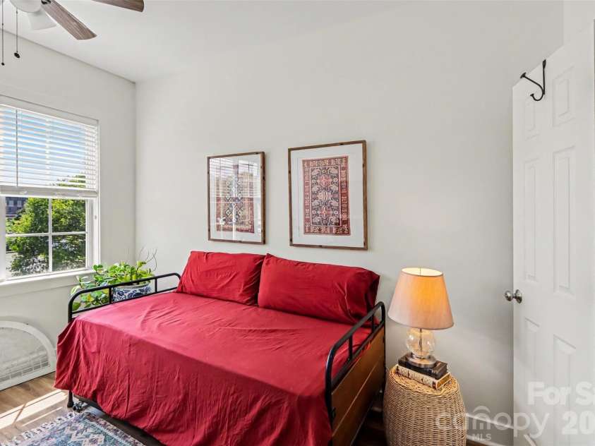 214 Harbour Place Drive, Davidson, NC 28036.  MLS# CAR4422668, YatesRealty ID 51249. 