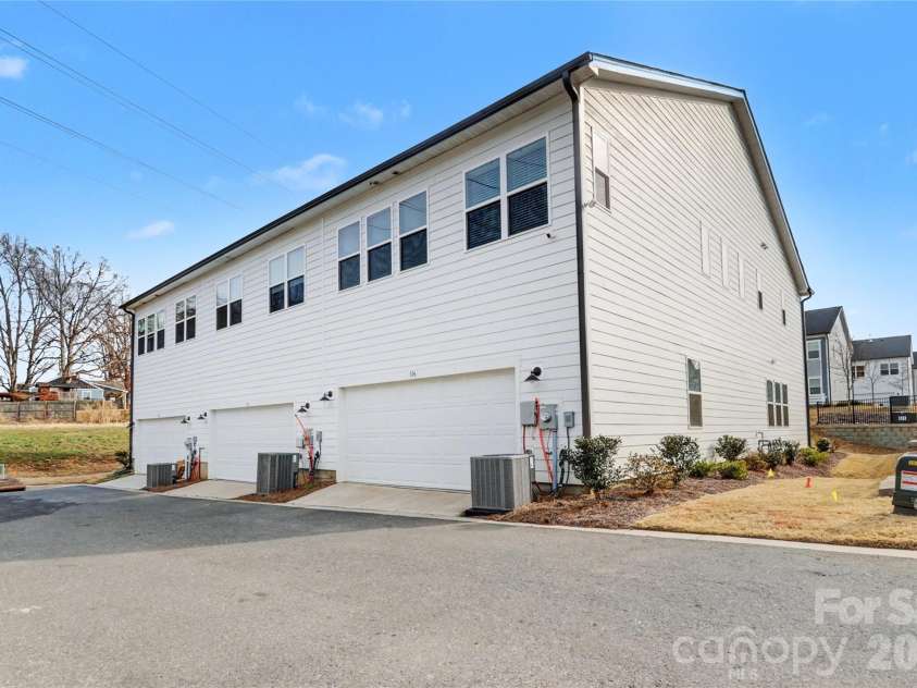 106 Renny Alley, Charlotte, NC 28217.  MLS# CAR4351935, YatesRealty ID 5125. 