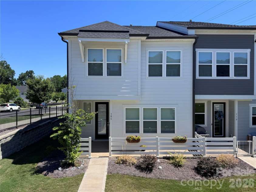 106 Renny Alley, Charlotte, NC 28217.  MLS# CAR4351935, YatesRealty ID 5125. 