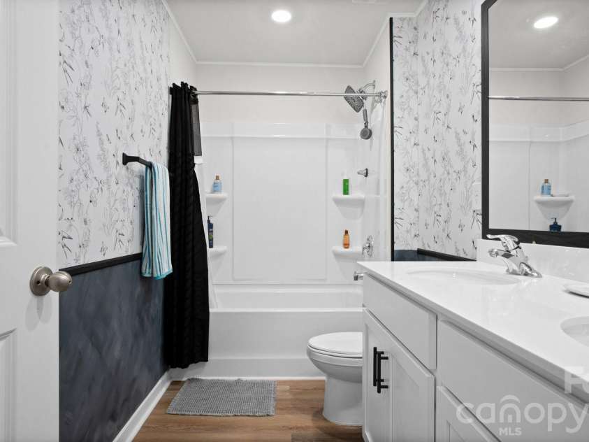 3450 Buck Court, Gastonia, NC 28056.  MLS# CAR4423222, YatesRealty ID 51250. 
