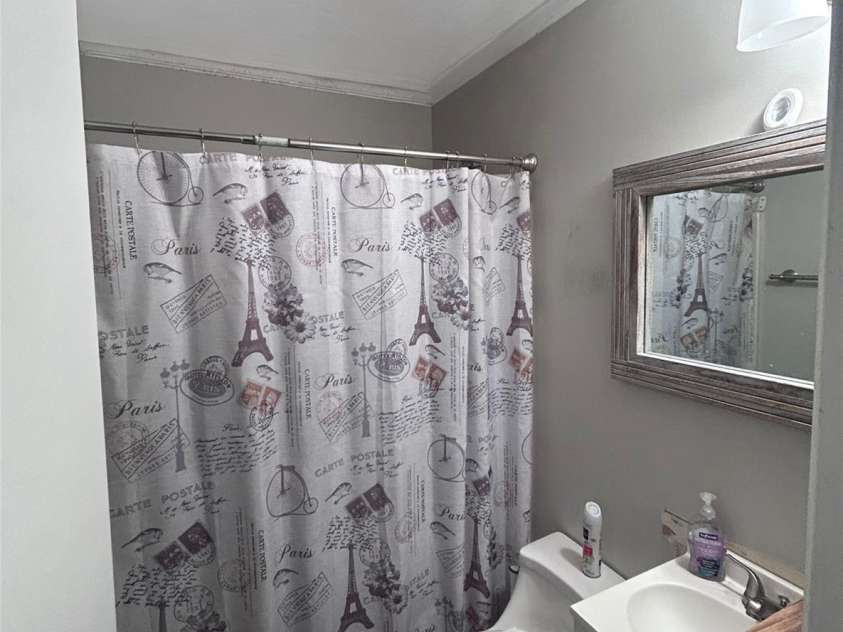 9101 Milton Morris Drive, Charlotte, NC 28227.  MLS# CAR4423711, YatesRealty ID 51251. Bathroom