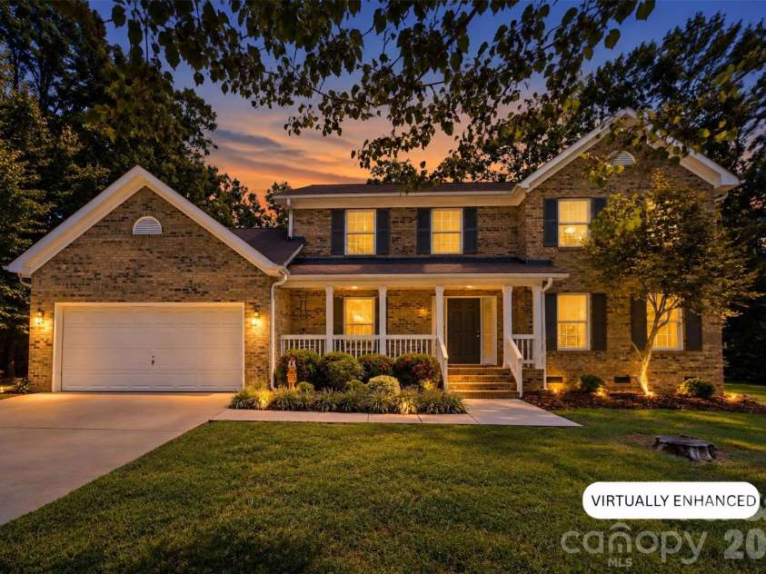 168 Forest Creek Drive, Statesville, NC 28625.  MLS# CAR4422853, YatesRealty ID 51252. 