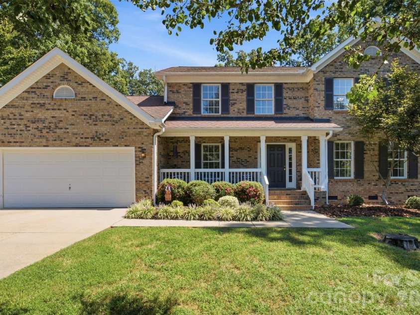 168 Forest Creek Drive, Statesville, NC 28625.  MLS# CAR4422853, YatesRealty ID 51252. 