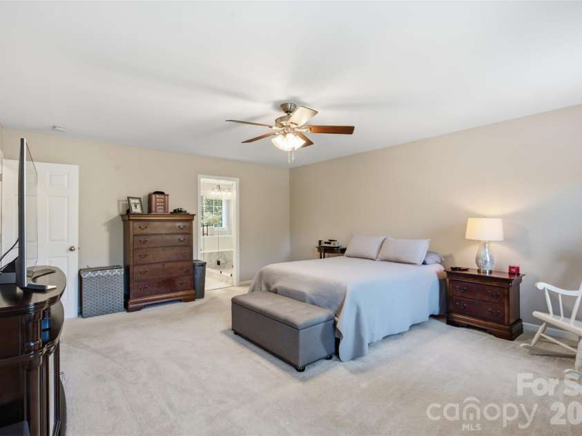 168 Forest Creek Drive, Statesville, NC 28625.  MLS# CAR4422853, YatesRealty ID 51252. 