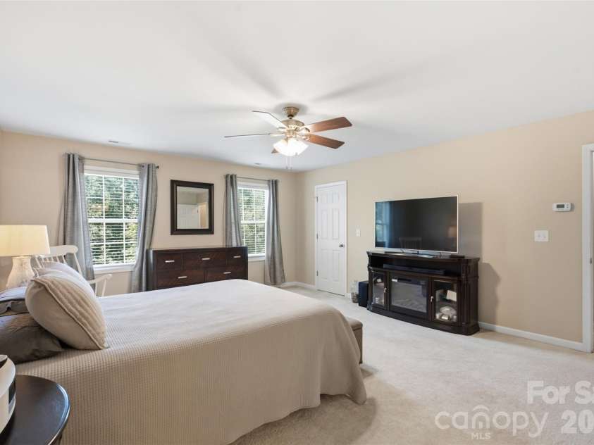 168 Forest Creek Drive, Statesville, NC 28625.  MLS# CAR4422853, YatesRealty ID 51252. 