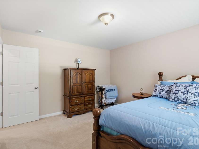 168 Forest Creek Drive, Statesville, NC 28625.  MLS# CAR4422853, YatesRealty ID 51252. 