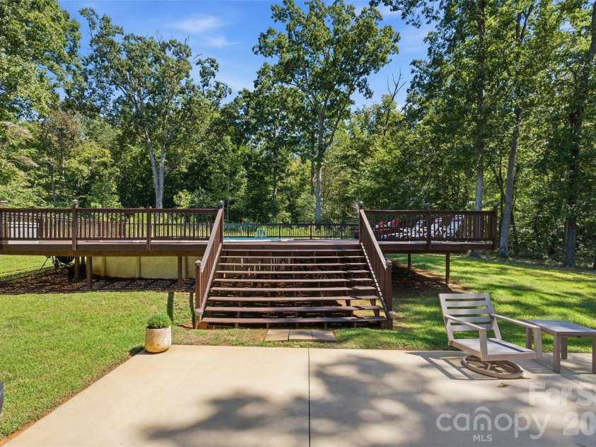 168 Forest Creek Drive, Statesville, NC 28625.  MLS# CAR4422853, YatesRealty ID 51252. 