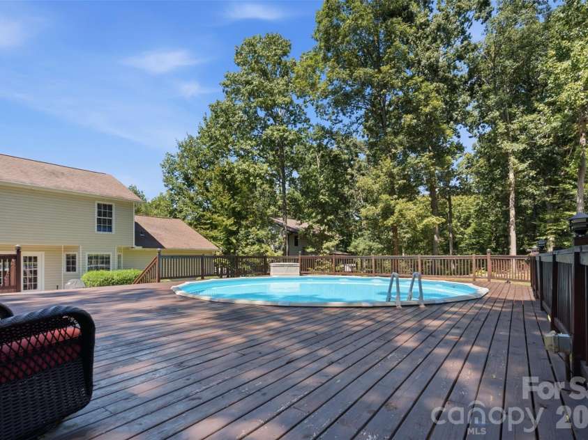 168 Forest Creek Drive, Statesville, NC 28625.  MLS# CAR4422853, YatesRealty ID 51252. 